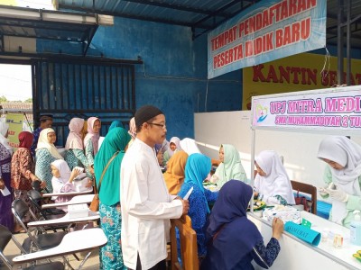 Pemeriksaan Kesehatan oleh Siswa Asisten Keperawatan (Oktober 2019)