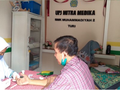 Siswa Kelas XI Asisten Keperawatan Sedang PKL di Klinik UPJ Mitra Medika SMK Muhammadiyah 2 Turi 02/